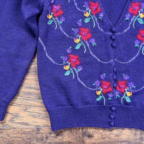 vintage • 80s intarsia floral cardigan sweater purple wool Susan Bristol - Picture 5 of 8